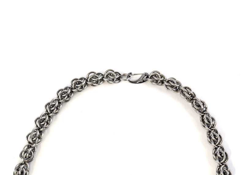 Men’s chain mail necklace clasp detail