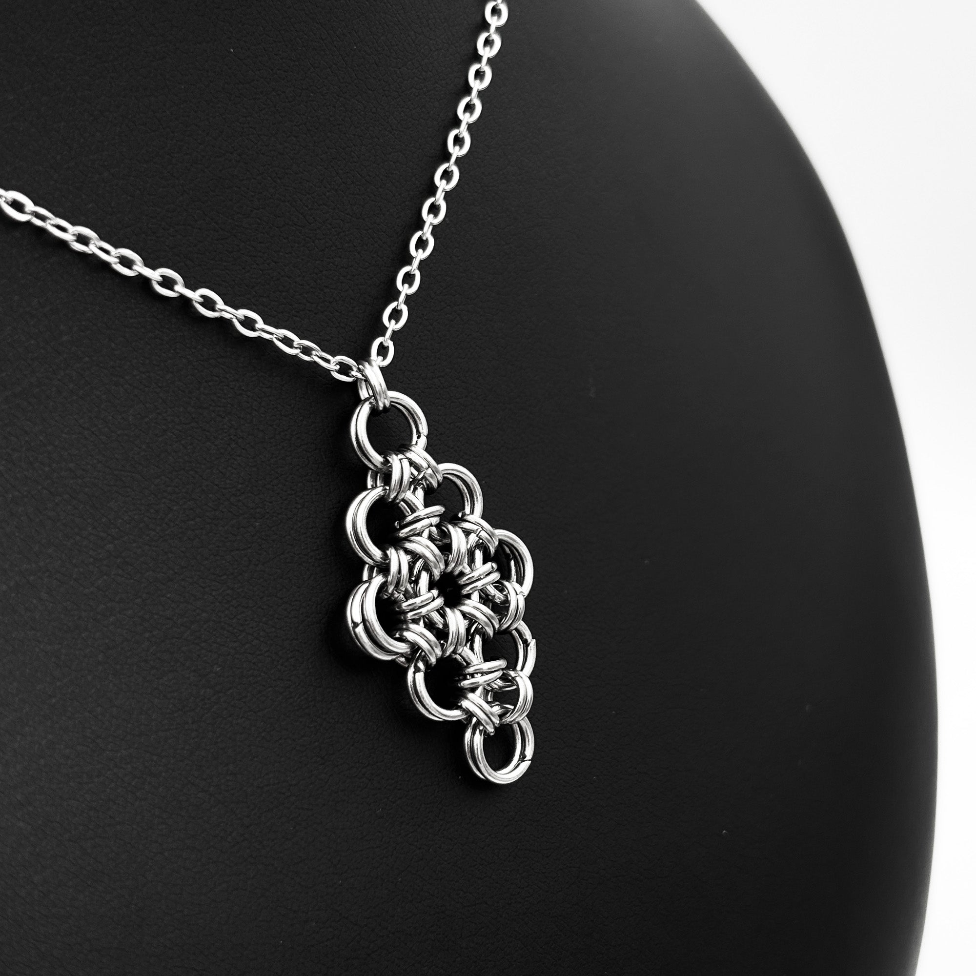 Mini Japanese Chainmail Necklace – Royal Armouries Museum Shop