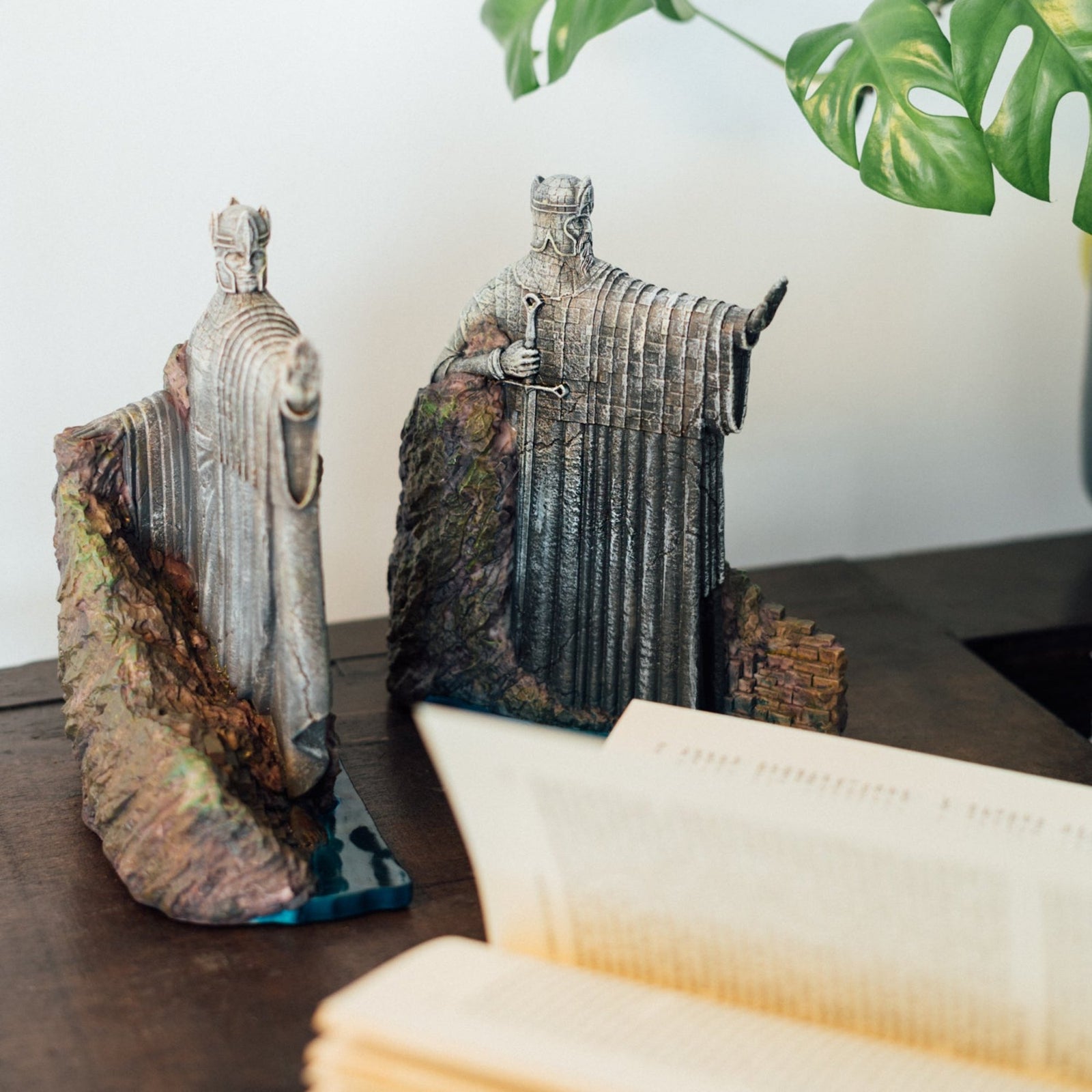 Lord of the Rings Bookends – Royal Armouries Museum Shop