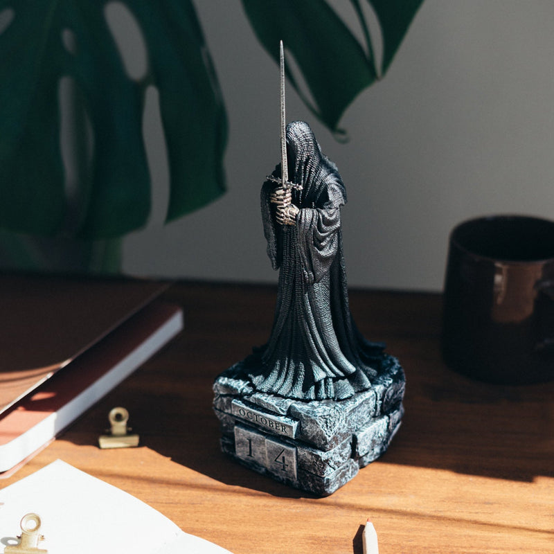 lord of the rings morgul figure
lifestyle on desk