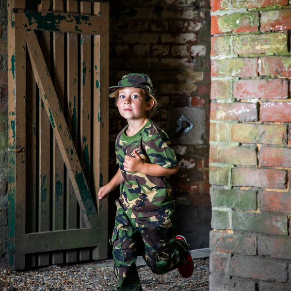 Childrens camoflauge uniform in woodland DPM